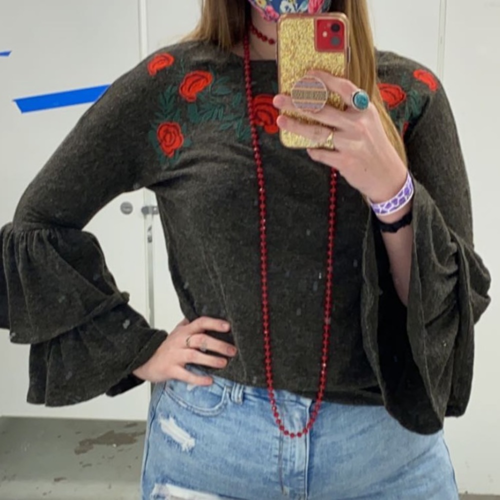 Fun sleeve top - Picture 3 of 3